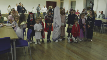 Párty všetkých svätých (18/124)